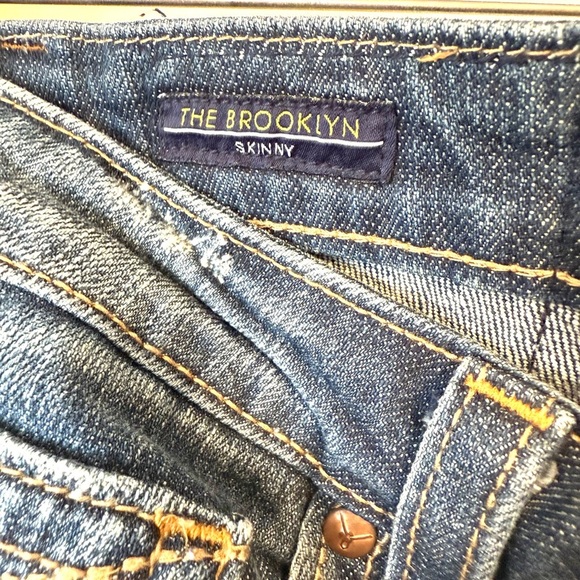 VIGOSS STUDIO The Brooklyn Mid-rise Skinny Classic Blue Distressed Skinny Jeans - Picture 5 of 8